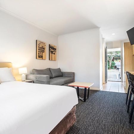 Burvale Hotel Nunawading Exterior photo