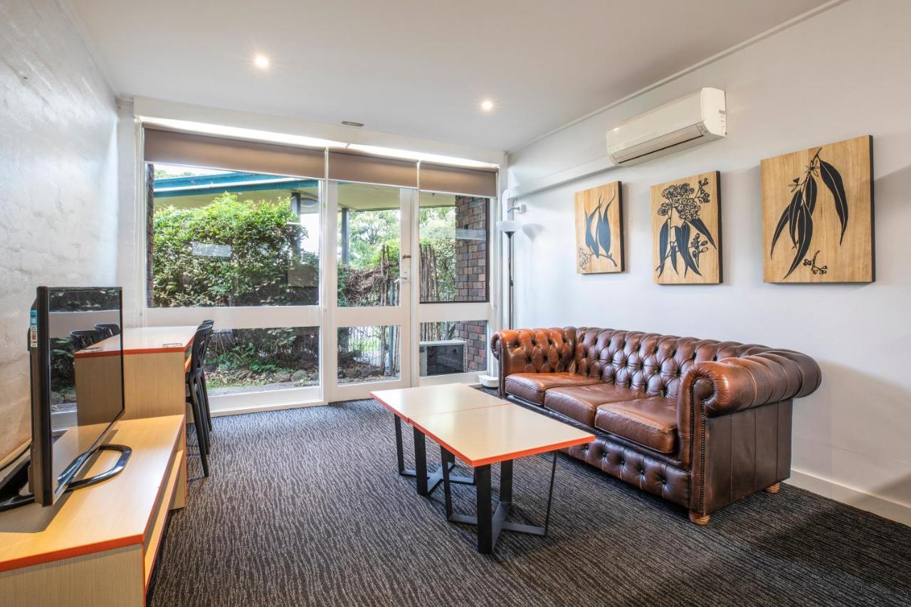 Burvale Hotel Nunawading Exterior photo