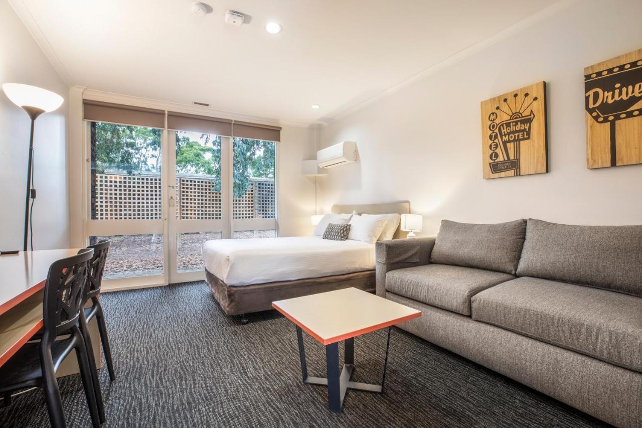 Burvale Hotel Nunawading Exterior photo