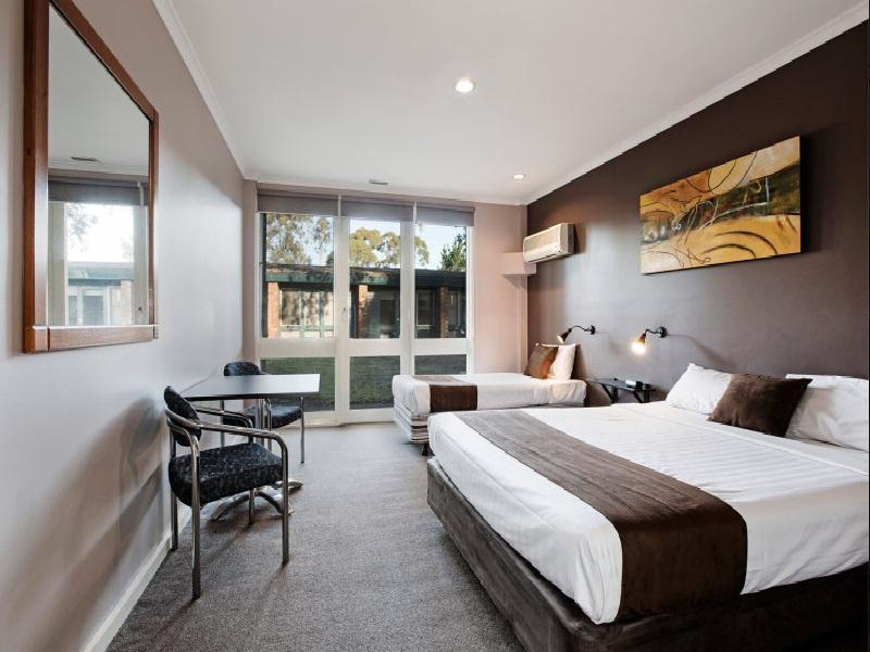 Burvale Hotel Nunawading Exterior photo