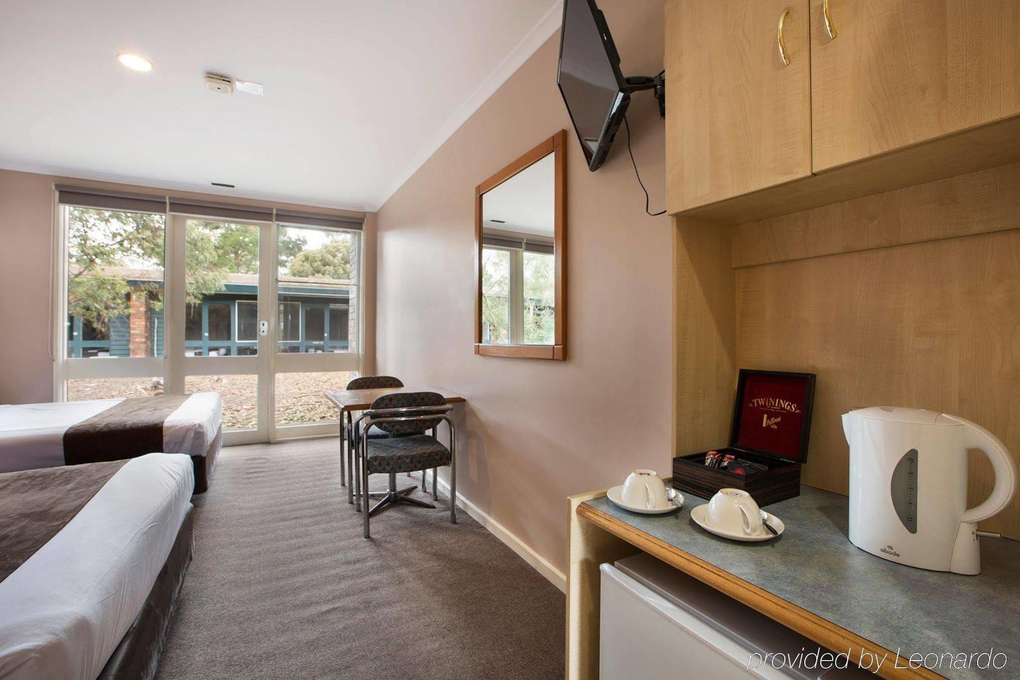 Burvale Hotel Nunawading Exterior photo