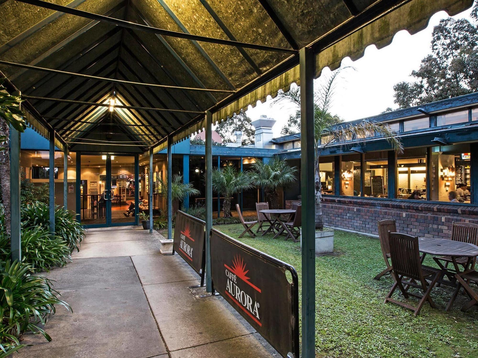 Burvale Hotel Nunawading Exterior photo