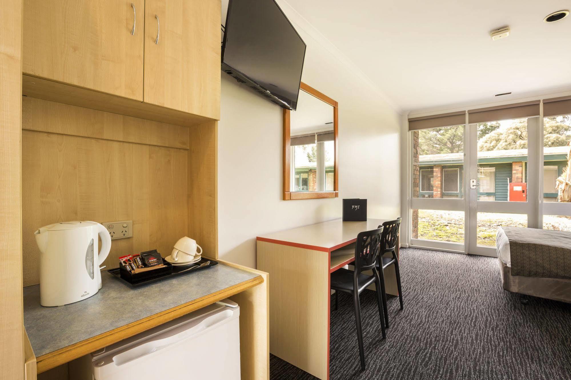 Burvale Hotel Nunawading Exterior photo